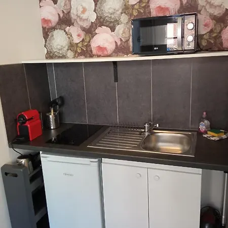 Au Pied Du Beffroi Arras